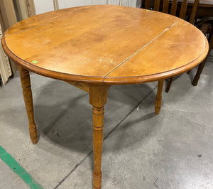 Round Dining Table w/ Collapsable Top