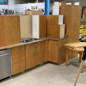 Warm Veneer Kitchen