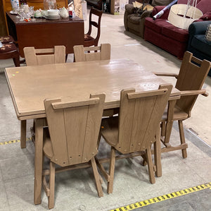 Le Blainville Dining Table and Chairs