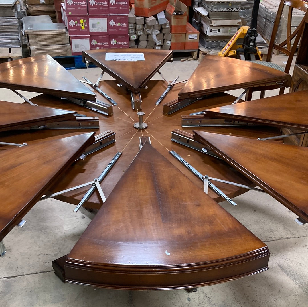 Round Expandable Table with 4 Chairs – Habitat for Humanity Greater ...