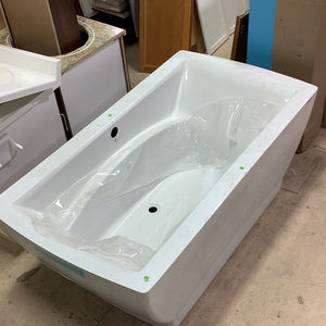 Freestanding Kohler Bathtub