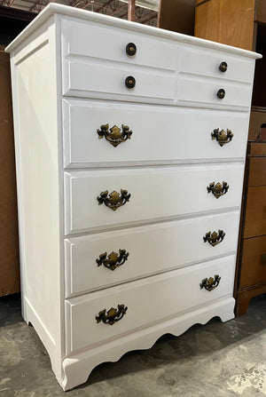 White 5-drawer Dresser with Brass Hardware