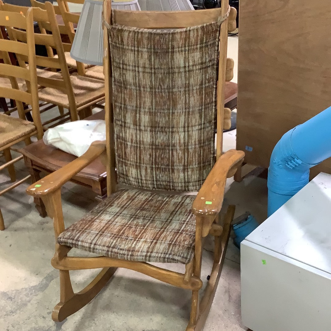 Solid Wood Rocker – Habitat for Humanity Greater Ottawa ReStore