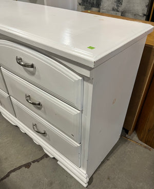 White 9-drawer Dresser